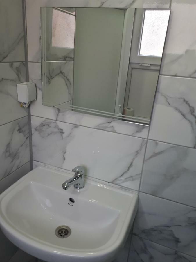 Edelweiss Hostel Stip Kültér fotó
